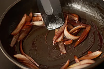 軽くとろみがつくまで2〜3分煮詰める