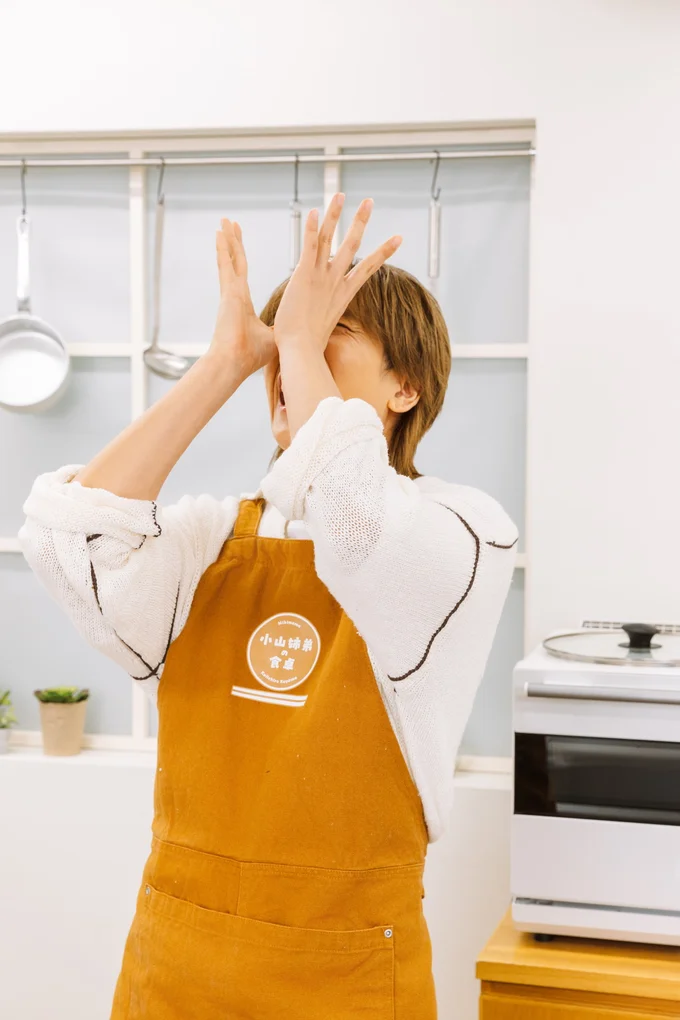 思い出せず悶える小山さん