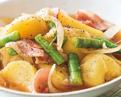 煮込み時間はたったの5分！下準備済みの「レンチンじゃがいも」で作る洋風肉じゃが