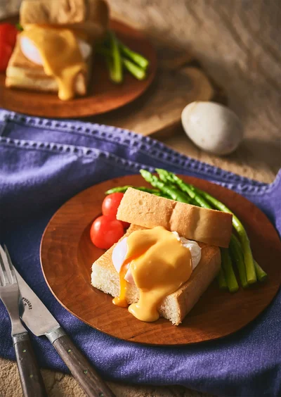 『ダンジョン飯』の再現レシピ。今回は卵やミニアスパラガスで代用