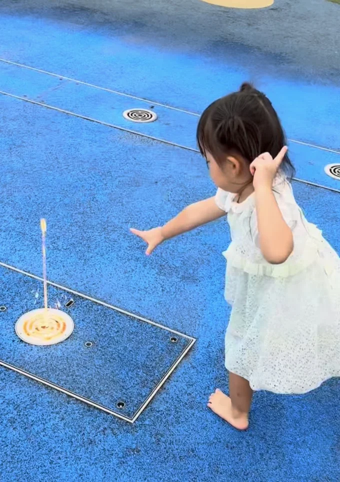 黄色い光とともに噴水が立ち上がる▶ふたたび魔法をかけようとすると…（⇒次へ）
