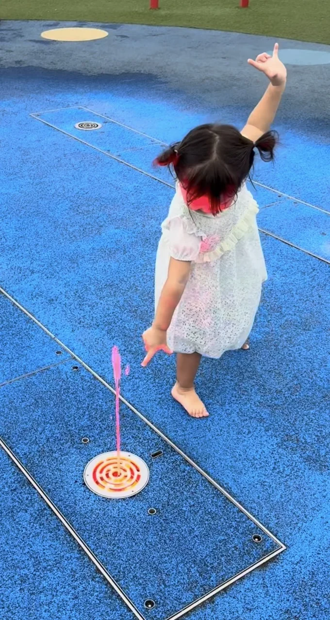 念を込めて成功▶あちこち水が噴き出し…（⇒次へ）