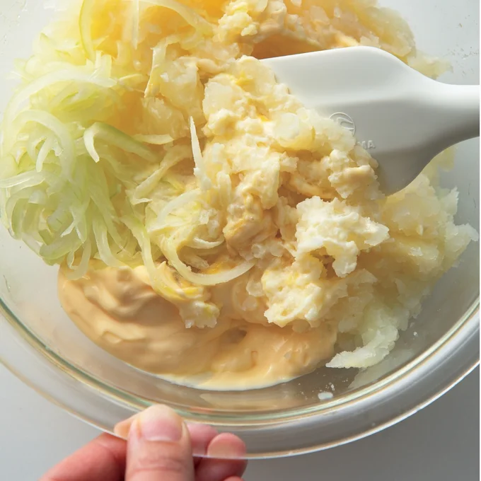 手順3　下味をつけ、マヨや具と混ぜる