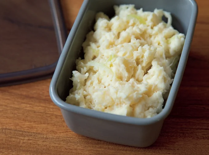 ゆで卵、かにかまなど、好みの具を加えてアレンジしよう！