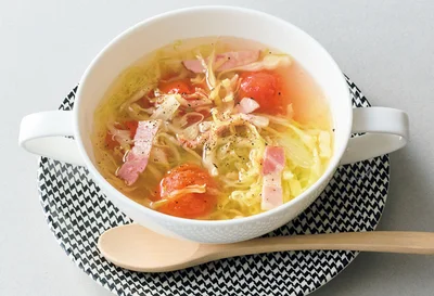 キャベツとベーコンのトマトスープ