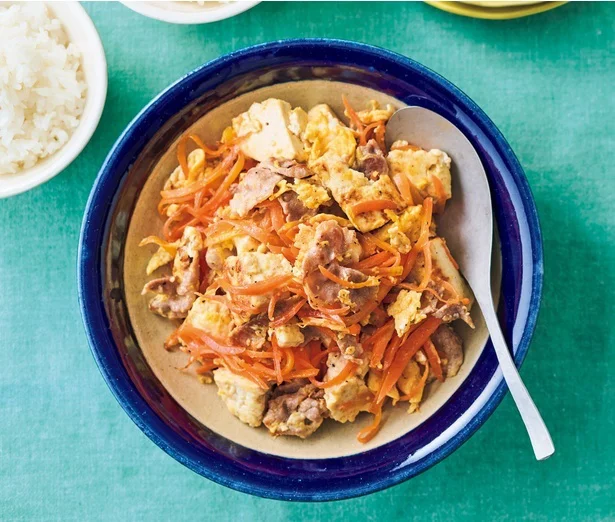 塩もみにんじんの甘みと塩けが広がる「豚肉とにんじんのチャンプルー」