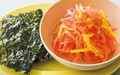 自分で巻いて楽しく食べられる「のり巻きにんじん」