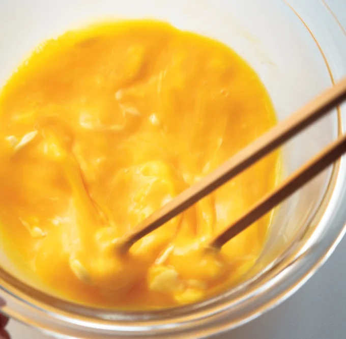 手順2 卵にマヨネーズを混ぜる