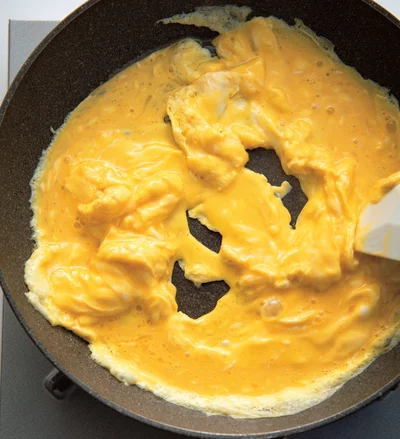 手順3　スクランブルエッグを作る