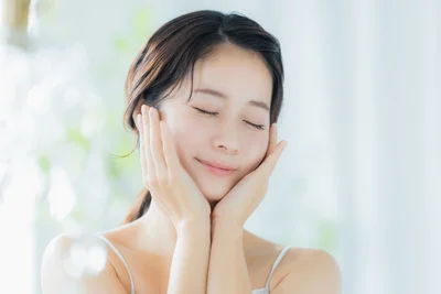 日焼け止め特有の「塗っている感」とサヨナラ！時短も叶う「タイムシークレット」春の新作でテカリ悩みも解消