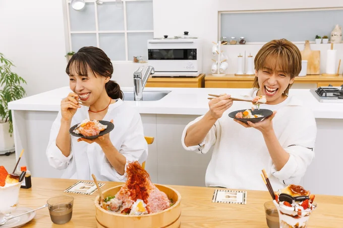 小山さんの「うなぎのタレ！」に爆笑する一同