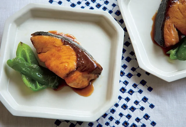 煮汁をかけながら焼いてふっくら！「ぶりの照り焼き」【定番おかずの新しい作り方】