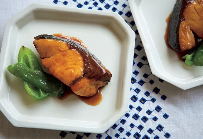 半生に焼いて煮るから身がふっくら！「ぶりの照り焼き」【定番おかずの新しい作り方】