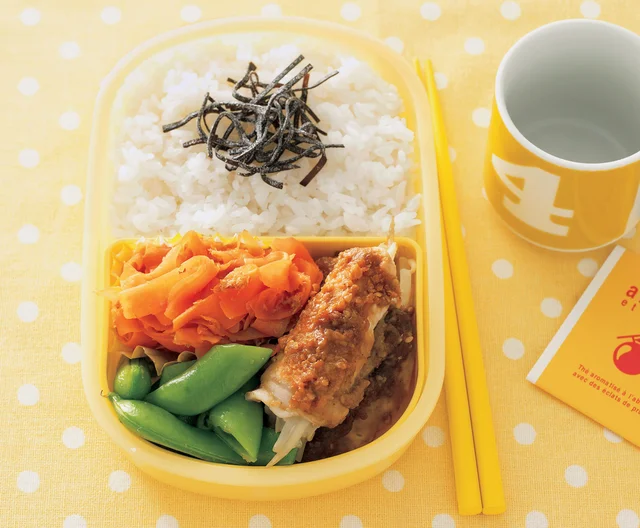 フライパン不要！1回のレンチンで3品同時につくる「もやしの肉巻き弁当」