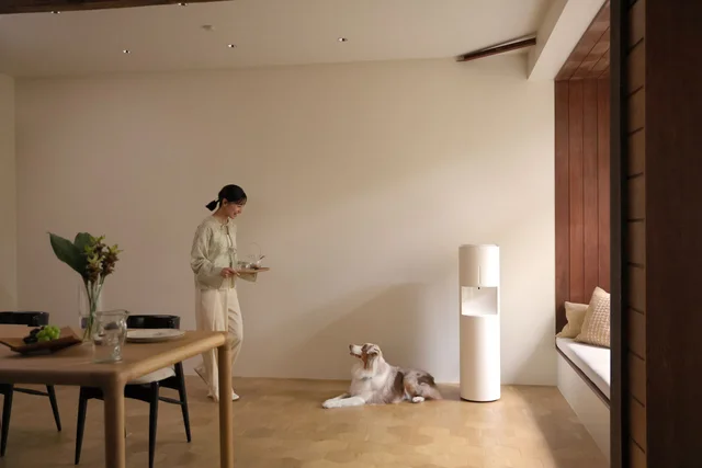 部屋のインテリアにすっと馴染む！おしゃれで高機能な天然水ウォーターサーバーが登場