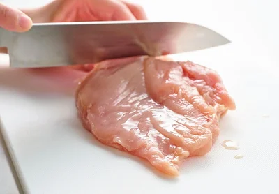 ドリップがついたまま肉を切るのはNG