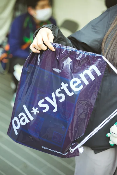 オリジナルのビニールナップサックもかわいい！