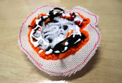 土台布を内側に貼り込んでいくと…