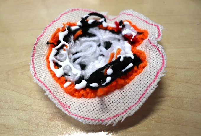 土台布を内側に貼り込んでいくと…