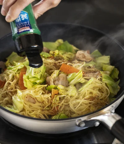 オムレツ、スープ、サラダ、パスタ、焼きそば、チャーハンにも合います