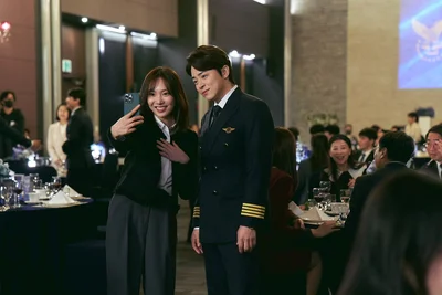 写真をせがまれるほどのスターパイロットだったが…