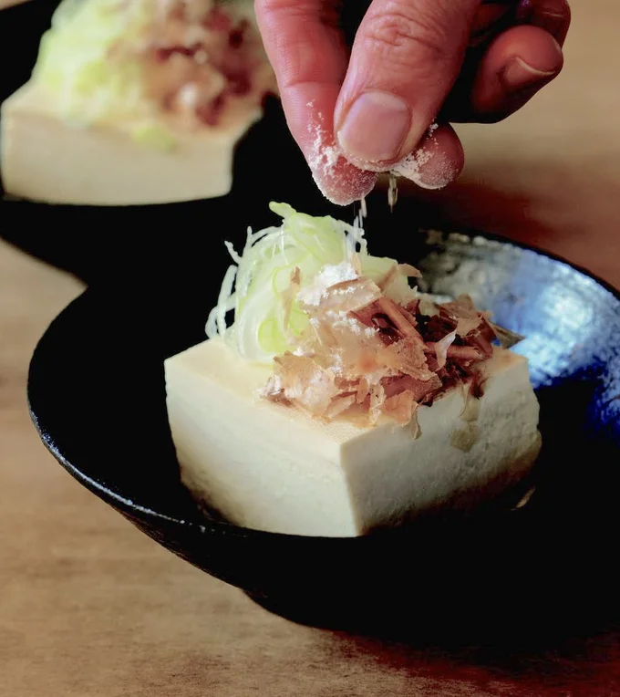 素材の味が引き立つ、塩冷ややっこ