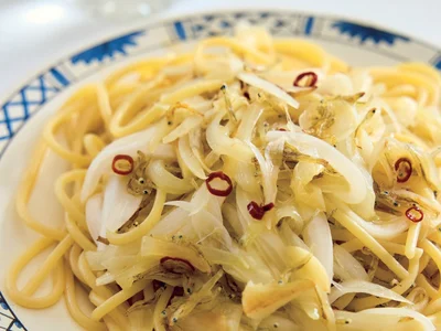  新玉ねぎとじゃこのペペロンチーノ