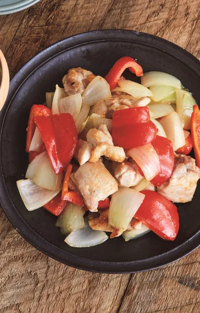 コクのあるみそ味にしょうがの風味が爽やか「とり肉とパプリカのしょうがみそ炒め」