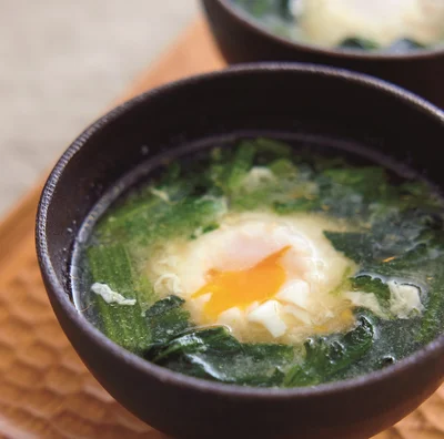 冷凍野菜を使えば包丁いらず！Mizukiさんの腸活みそ汁3選