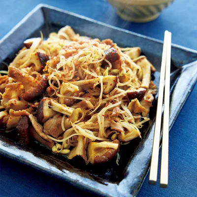 食物繊維や、若さを手助けする大豆イソフラボンが、普通のもやしよりも多く含まれる豆もやし