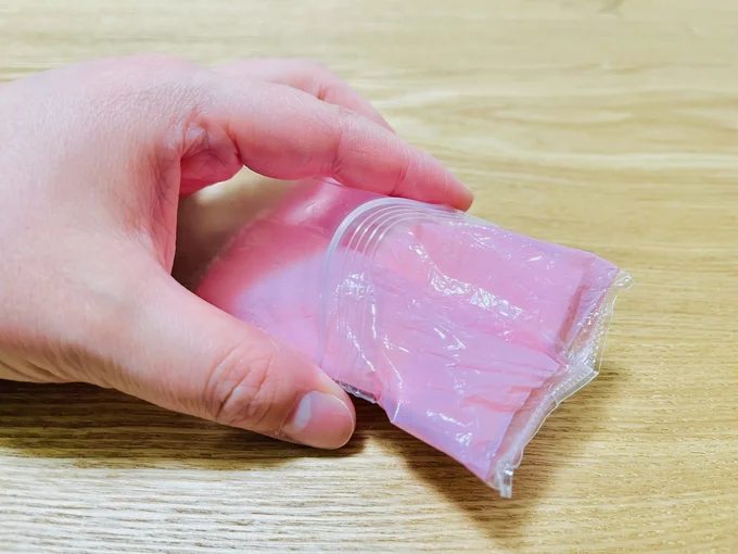 収納パックにポケットティッシュを入れたら…（▶次へ）