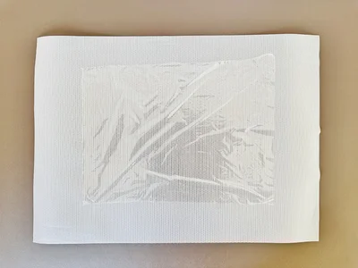 たらこが包めるくらいのサイズにラップを切ります（▶次へ）
