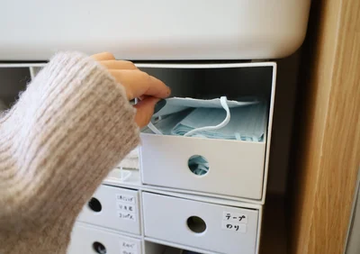 3段ボックスは「毎日使うもの専用」　▶ここだけ引き出しにしたので