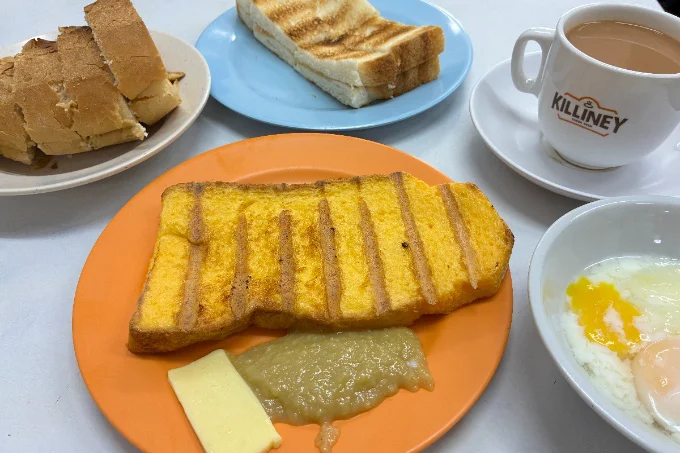 シンガポール定番の朝ごはんといえば「カヤトースト」