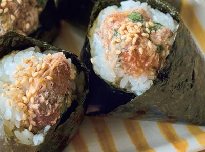 お弁当を作る＆食べる時間がないときに！たんぱく質がとれる「満足おにぎり」2品