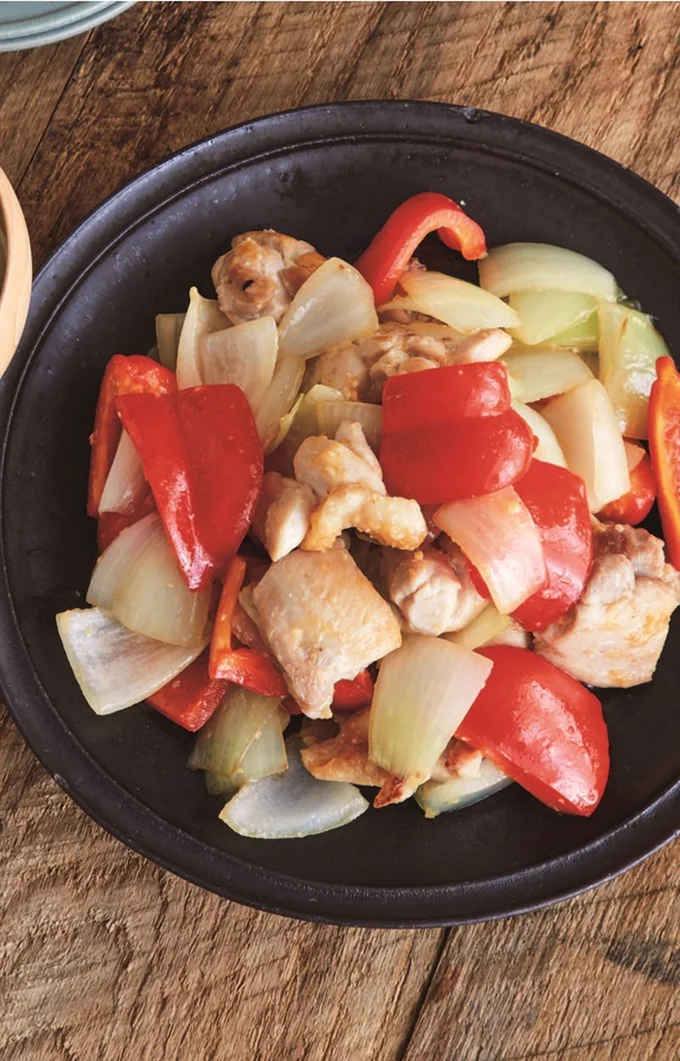 「とり肉とパプリカのしょうがみそ炒め」