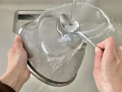 「道具を増やすのやめた」どこの家にもあるスプーンが、キッチンの悩みを救う最強ツールに