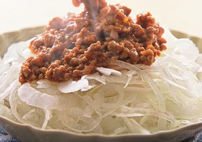 シャキシャキの新玉ねぎならではの味わい「麻婆あんかけ」