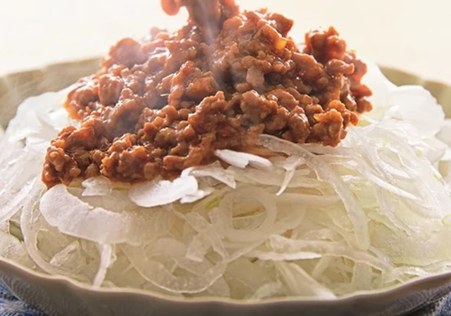 シャキシャキの新玉ねぎならではの味わい「麻婆あんかけ」