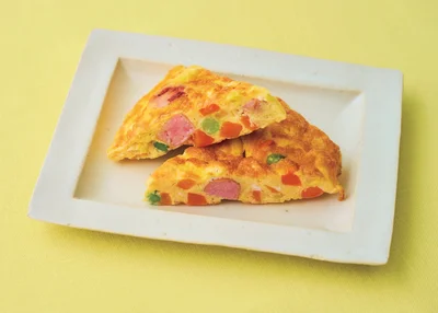 お弁当がパッと華やぐ！しっかり加熱の「スパニッシュオムレツ」なら暑い季節にも◎