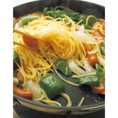 仕上げ炒めで水分をとばす