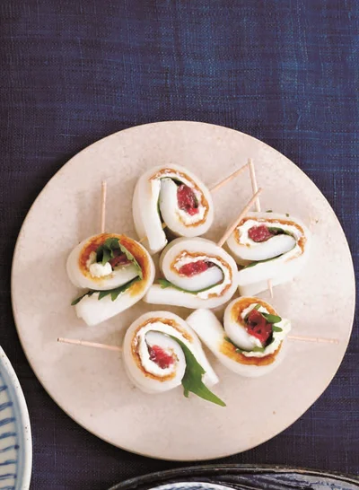 クリームチーズに混ぜたわさびがきいてる！「一口梅しそちくわ」