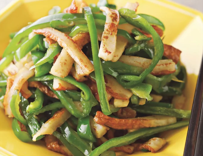 ちくわのうまみで本家顔負けの一品に「ちくわチンジャオ」