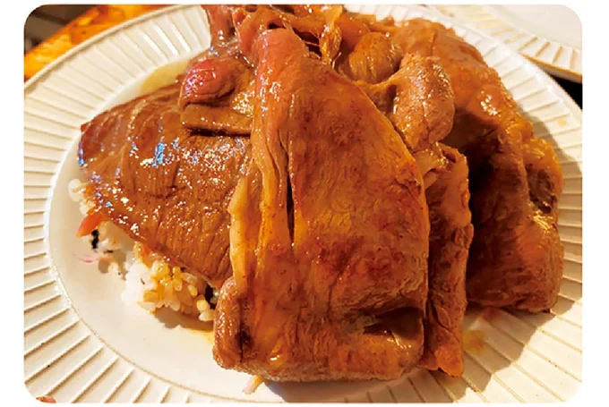 牛焼きしゃぶの梅じゃこご飯のせ