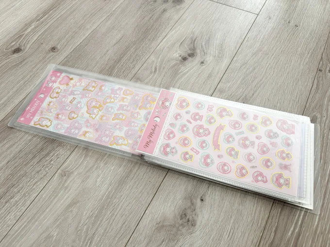 折らずに台紙のままスッと収納できる