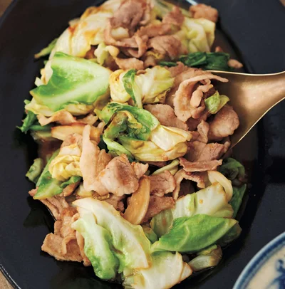 にんにくをきかせてスタミナ満点に「豚バラとキャベツのピリ辛みそ炒め」