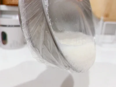 容器をかたむけてもこぼれなかった　▶サイズ展開も