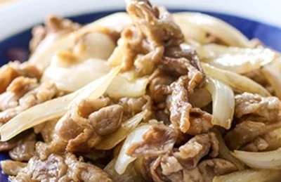 人気料理研究家・小林まさみさんが教えるパパッと作れる「豚こまと新玉ねぎのソース炒め」