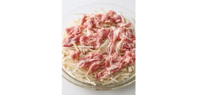 豚こまのうまみが野菜になじみ、しっとり仕上がる