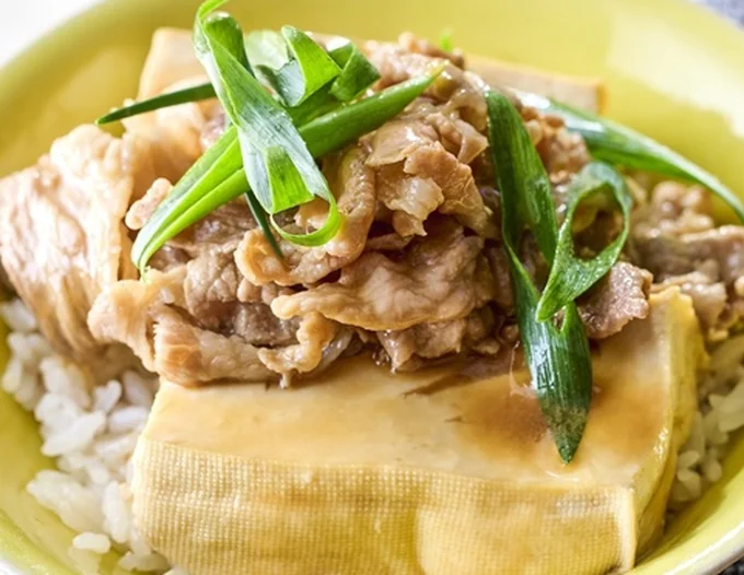 「肉豆腐丼」